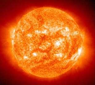 SOLE Circa il 50% delle radiazioni solari colpisce ogni anno il nostro pianeta, sviluppando una quantità di energia 30.000 volte superiore ai bisogni mondiali.