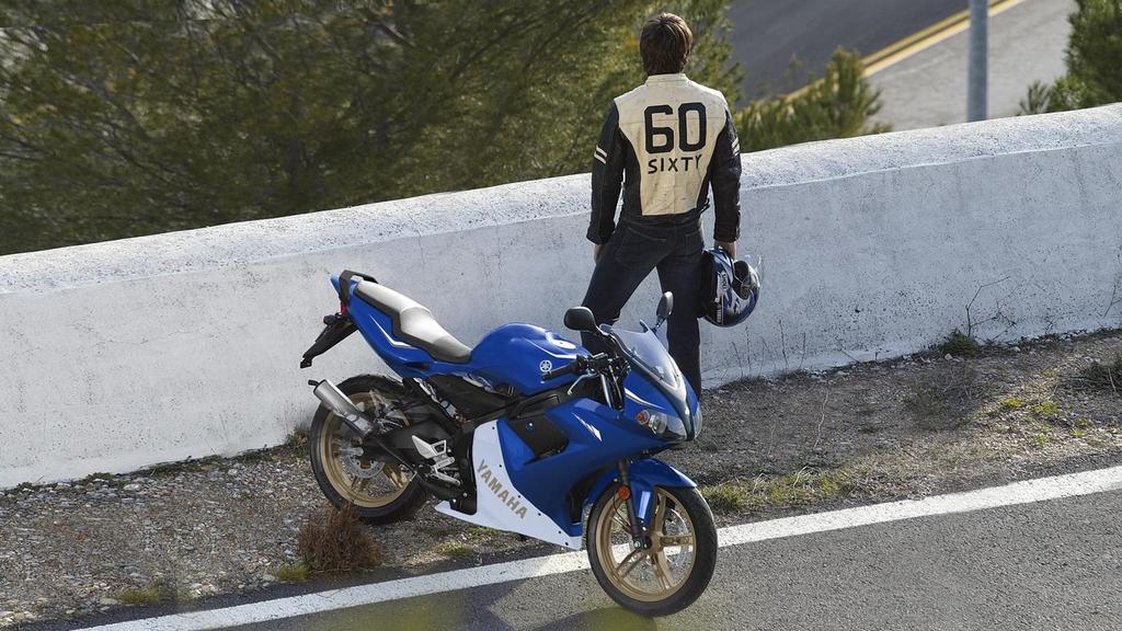 Grandi emozioni per una grande moto Non vedi l'ora di sentire scorrere l'adrenalina. Vuoi assaporare la sensazione di libertà che ti dà l'indipendenza.