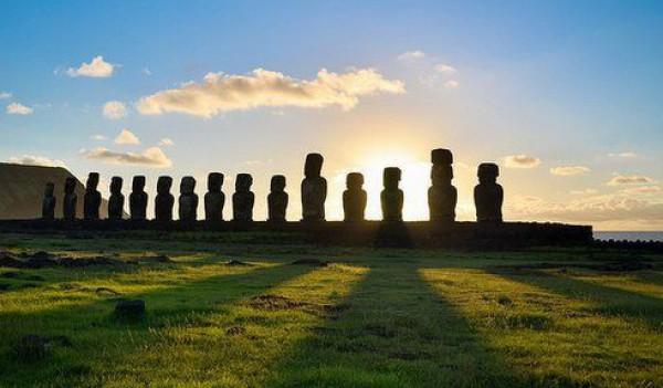 ISOLA DI PASQUA RAPA NUI EXPERIENCE - Hotel taha tai o similare - Come da programma Isola di Pasqua - e' l'isola abitata piu' remota del nostro pianeta.