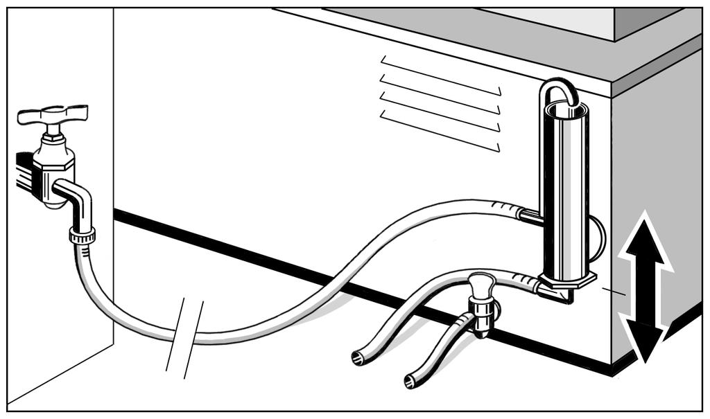 Il manicotto di connessione inferiore è per l uscita dell acqua e va collegato ad uno scarico collocate più in basso per mezzo di un tubo (diam. Interno circa 9 mm).