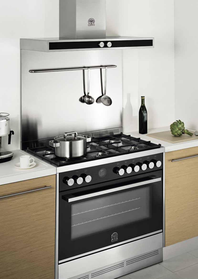 I modelli di questa serie dalla tecnologia avanzata comprendono cucine a libera installazione, con forni a gas o elettrici e piani cottura a gas.