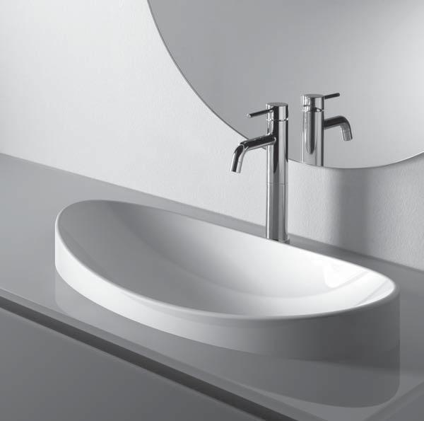 La nuova collezione Simple presenta numerose combinazioni con lavabi integrati, in appoggio e sottopiano combinando Cristallo, Corian e Ceramica con eleganza e funzionalità.