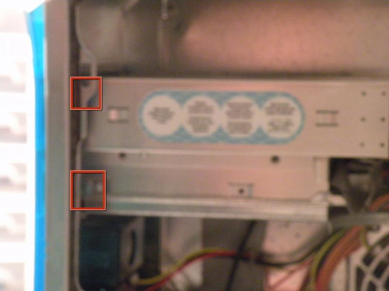 Passo 10 Rimozione dell'unità ottica