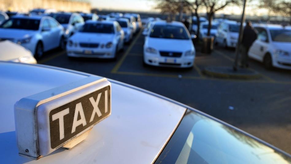 PUMS : TAXI E PARCO VEICOLI TPL Incoraggiamento all acquisto di taxi ibridi ricaricabili, anche attraverso la