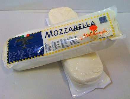 Codice Articolo: 955 Peso per pezzo: 1,00 kg 0 21 giorni MOZZARELLA FILONE KG.1 Il prodotto ideale per fare una pizza squisita!