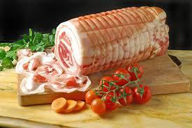 La pancetta stesa di Sauris è adatta a qualsiasi tipo di consumo per piatti raffinati e gustosi.