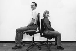 Al di fuori del range di normalità Per quei lavoratori con un altezza superiore a 185 cm, dovrebbe essere fornita una sedia con un'altezza della seduta regolabile tra 46 e 62 cm (a differenza dei
