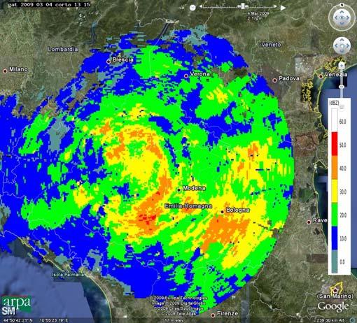 Mappa di riflettività del 04/03/2009 ore 12:00 (sinistra) e 13:15 UTC (destra).