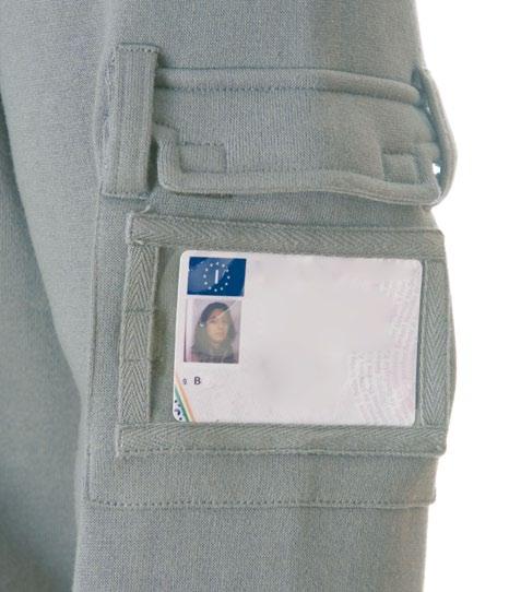 New Italy Felpa cotone - polyestere - Collo a lupetto - Zip lunga coperta - Tasca con zip - Una tasca con portapenna e ricamo bandiera Italia - Una tasca sul braccio con
