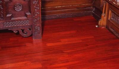 Codice 5042 - Parquet Grezzo da Levigare padouk tradizionale Dettagli: Parquet Grezzo da Levigare padouk