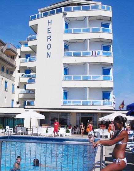 piscina (Hotel Heron): 5,00 al dì / 19,90 a settimana Balcone fronte mare all Hotel Heron 1,00 per camera al giorno Balcone vista mare all Hotel Heron 12,00 per camera al giorno Camera con balcone al