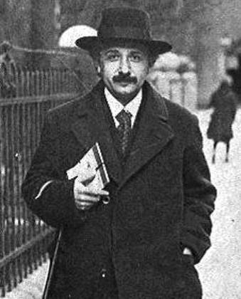 La strada centennale delle Onde Gravitazionali 1916 Previsione di Einstein sulle Onde Gravitazionali (all Accademia delle Scienze di Prussia) Segnale previsto molto debole,
