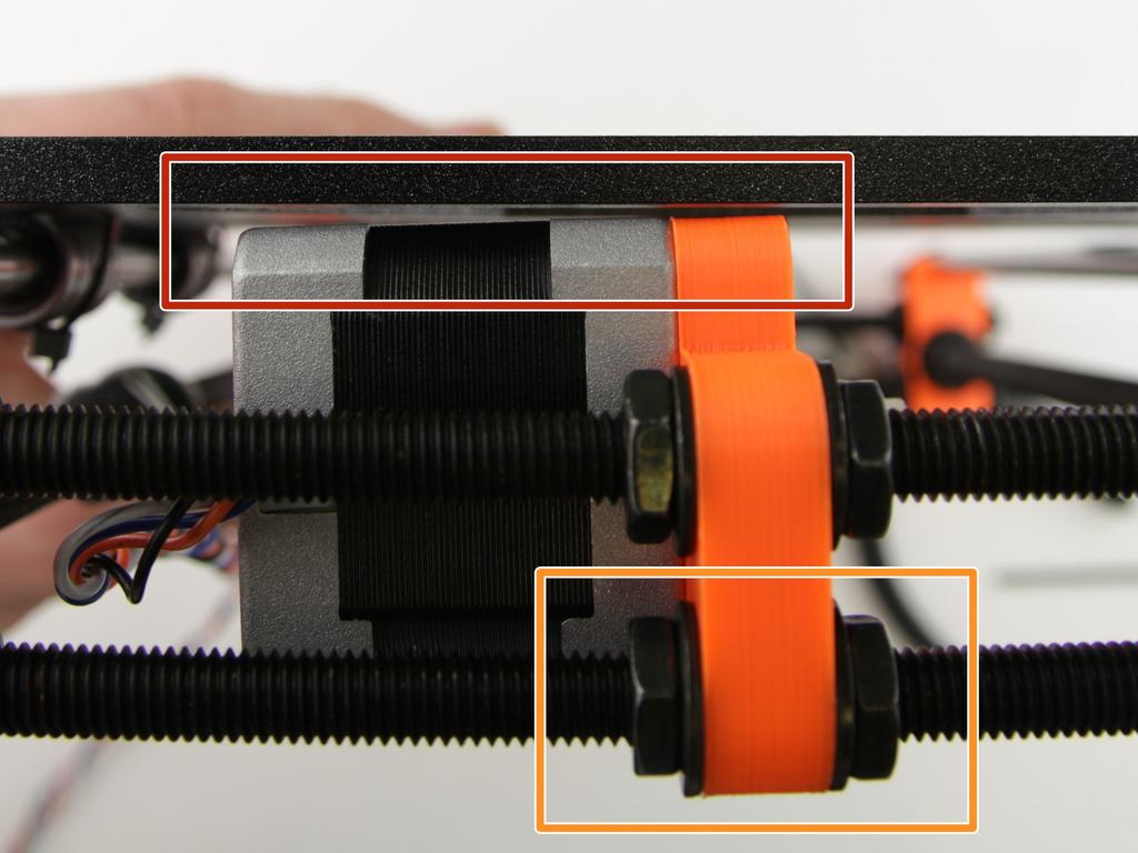 stampato in 3D Step 26 Regolare il motore Assicurati che ci sia un piccolo spazio tra motore