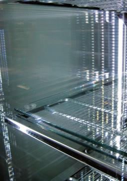 Static evaporator with fi xed shelves (n 5) decorated with built-in glass, and n.