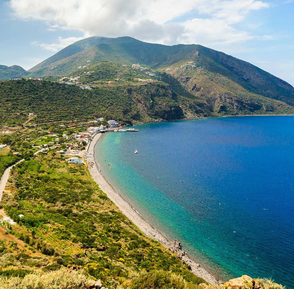 SICILIA Agosto 2017 ISOLE EOLIE a partire da 790,00 / 890,00 a persona FLOTTIGLIA IN BARCA A VELA