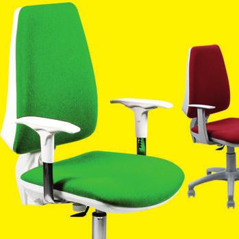 Dimensioni: sedile 46 x 47 cm; schienale 48 x 65 cm; altezza regolabile da 43 a 54 cm: ingombro con braccioli 59 cm; altezza max 121 cm.