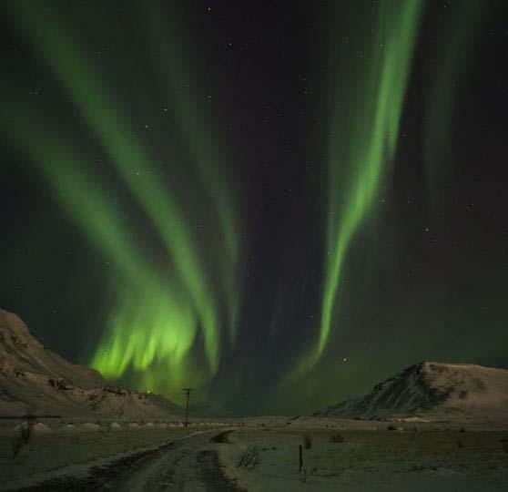 Ammirare le luci danzanti dell aurora boreale è un esperienza indimenticabile e proprio l Islanda è uno dei posti migliori dove poterle vedere.