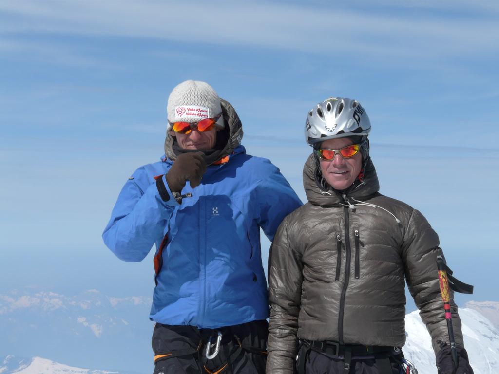 II Presentazione degli atleti Si tratta di una coppia franco-italiana di sciatori professionisti : BONNET Nicolas (Francia) e