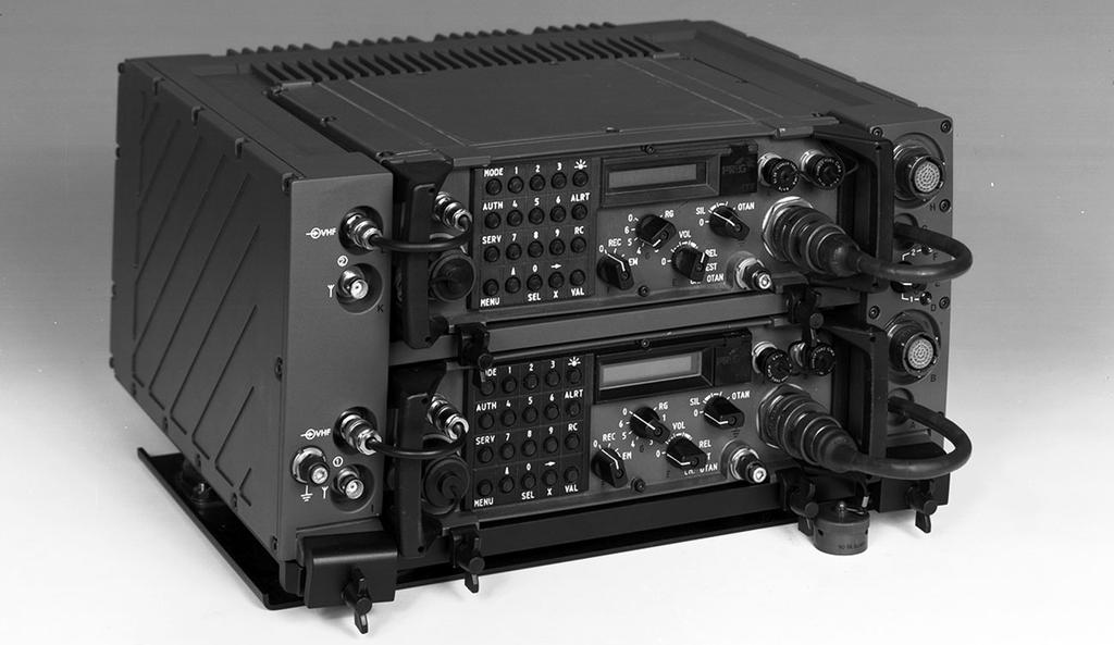 2.3.3 Considerazione tecniche SE-235 SE-135 SE-035 La famiglia di apparecchi radio è costituita dai moderni sistemi