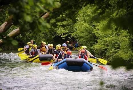 SOFT-RAFTING L attività di soft-rafting viene condotta nelle acque del fiume Aniene da esperte guide fluviali mediante l utilizzo di comodi gommoni che consentono la discesa in massima sicurezza e la