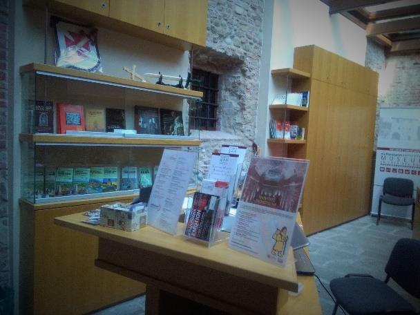 Bookshop Presso Via Francigena ENTRY POINT è presente un piccolo bookshop tematico.