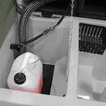 Sistema di regolazione detergente. Sistema di scarico acqua con regolazione di flusso. Sistema automatico per il sollevamento spazzole (solo modello 66 BTA). 4.508.