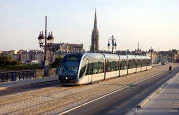 I tram innovativi Alstom ha sviluppato una gamma di tram per rispondere alla necessità di salvaguardare le aree urbane di pregio paesaggistico e architettonico e alle esigenze di
