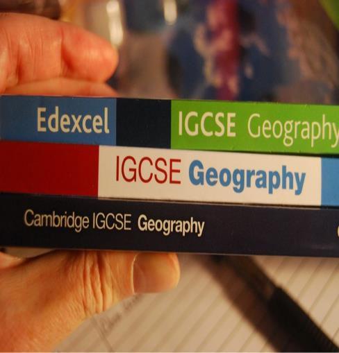 3. Geography (0460) (1 ora) U ora a setti a a di Geography in alternanza tra la docente di lettere e la