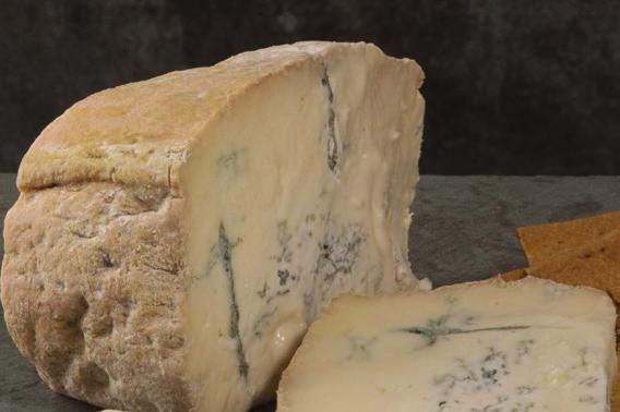 biancastra. Un classico della delicatezza. ONDA BLU Formaggio erborinato al latte vaccino con le tipiche venature bluverdi.