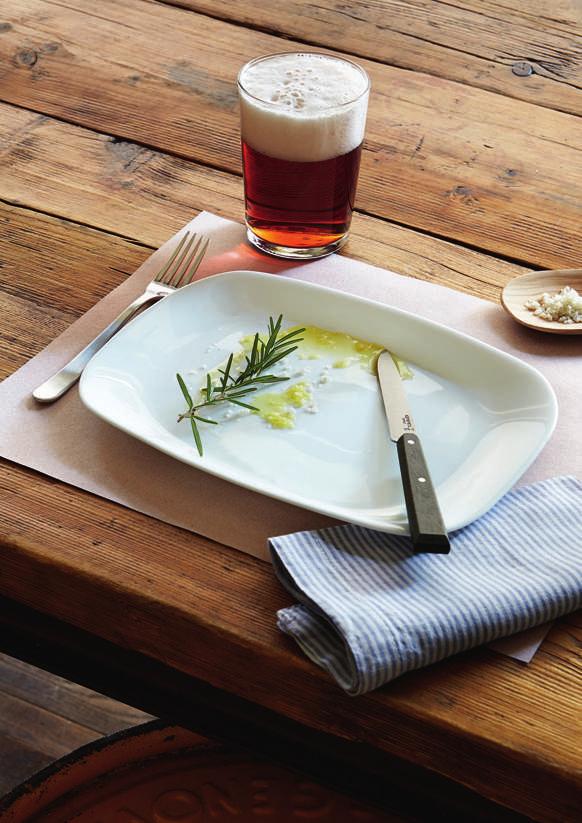 Dinnerware Parma Rectangular ** Versatili e multiuso, oltre che resistenti, i piatti Parma Rectangular rispondono a ogni tipo di esigenza e possono essere usati liberamente come posto tavola ma anche