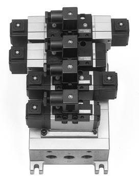 Tipo V Permette di combinare valvole di diversa dimensione ( Piastra di adattazione interfaccia VV7-V-1 ) Blocco di scarico contropressione principale Se un numero elevato di stazioni operano allo