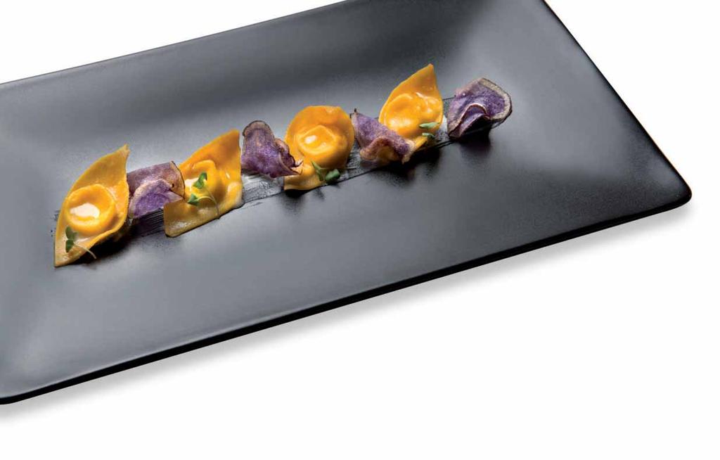 NerOpaco (Mat Black) represents a collection of plates, in different shapes and sizes, thought as a true aesthetical system to serve with taste.