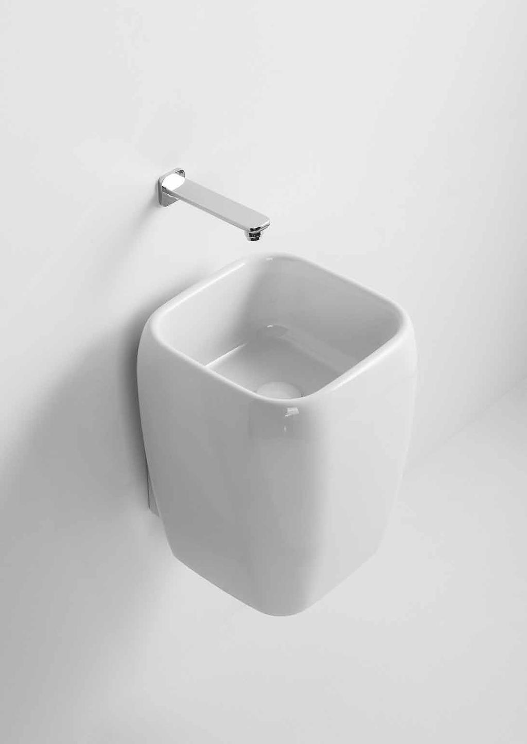136 design Paolo D Arrigo collezione Shui 137 lavabo mezza colonna installazione sospesa