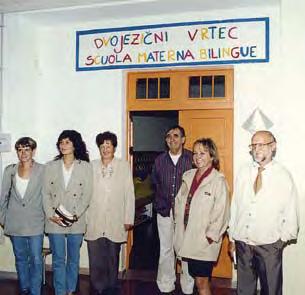 A margine delle disposizioni legislative è sorto a San Pietro al Natisone, nel 1984, il centro scolastico bilingue, divenuto oggi istituzione scolastica