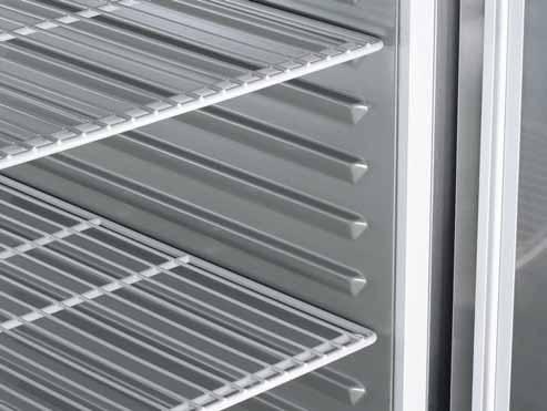 Frigoriferi GN 2/ ventilati ProfiLine Refrigerazione Elementi distintivi dei frigoriferi Gastronorm ProfiLine sono l eccezionale qualità e la strabiliante potenza.
