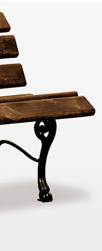 Seduta e schienale sono in robusti listoni di legno con spigoli