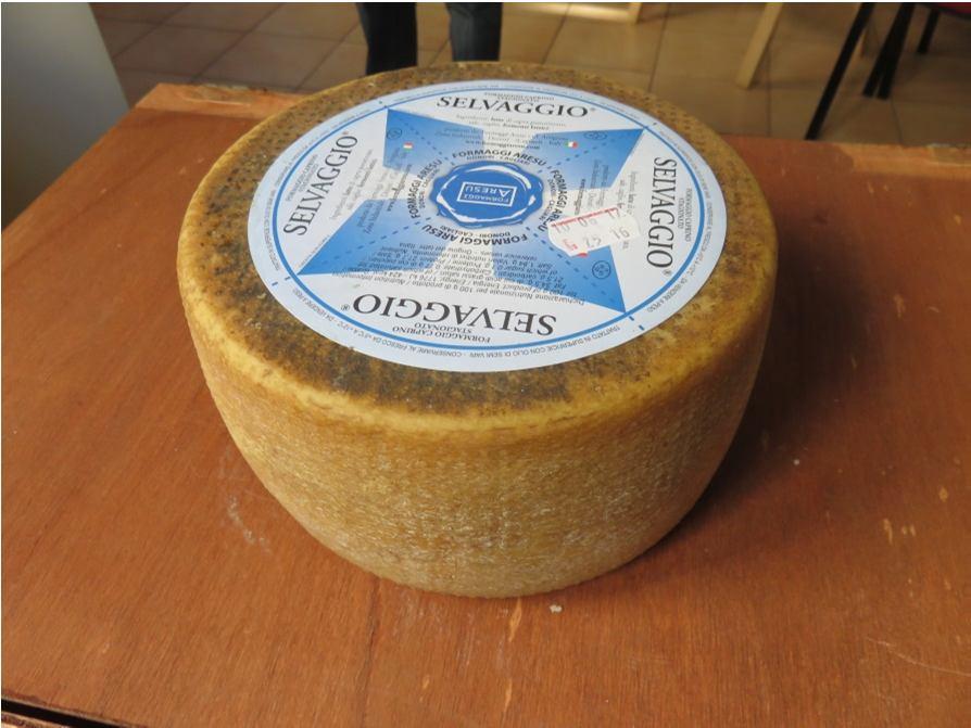 Categoria: Caprino a lunga stagionatura. 3 Classificato Ditta: Formaggi Aresu S.r.l., Donori. Formaggio: Selvaggio.