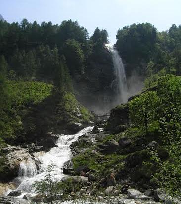 Luretana, fiume Verzasca, cascata Froda, cappella Piana Ristorante Alpino, Grotto