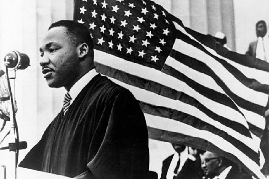 L inizio delle lotte per l integrazione razziale Alla guida del movimento per i diritti civili dei neri si pose Martin Luther King, un