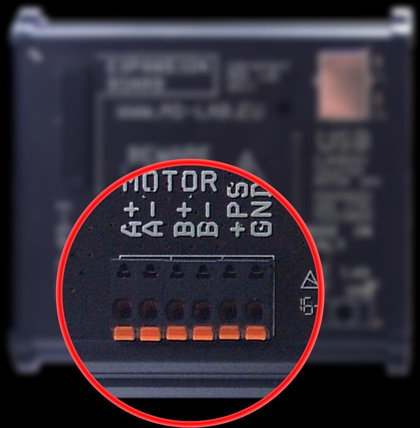 E: Morsetti rapidi per la connessione del motore e l'alimentazione di potenza Note: il driver è governato da un microcontrollore a 32 bit in architettura ARM e con alta velocità di clock.