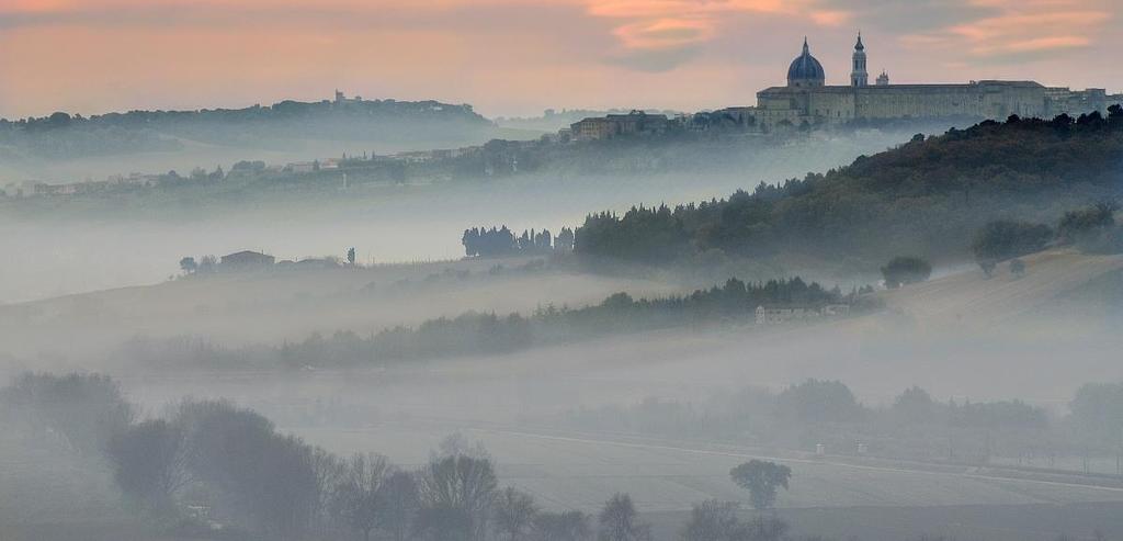 IL PUNTO DI RUGIADA indica la temperatura al di sotto della quale il vapore d acqua presente nell aria condensa in forma di goccioline di liquido (rugiada).