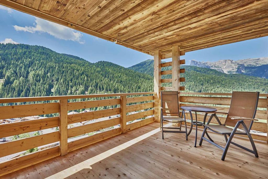 In Alta Badia Per riscoprire la natura e l esperienza del viaggio Tradizione alpina, ambienti raffinati, comfort ed eleganza.