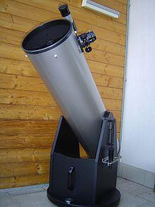 TIPI DI TELESCOPIO: Dobson Il telescopio Dobson funziona con lo stesso principio ottico di un telescopio