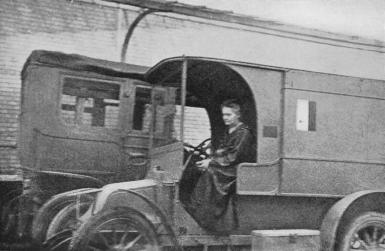 Scoperta della radioattività 1900-1908: Marie Curie scopre il radio e il polonio e sviluppa metodi efficaci per separare il radio dai minerali