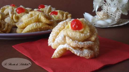 Rose fritte con crema pasticciera Marti del Blog Le ricette di Libellula http://blog.giallozafferano.