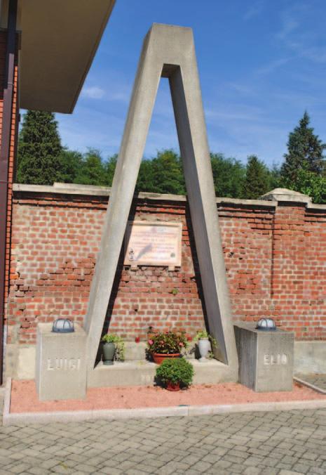 La loro memoria è perpetuata da una lapide affissa già nel 1945 nel luogo della fucilazione, e poi allestita in forma di monumento nel 1985 su progetto di Ernesto Guffanti, e a