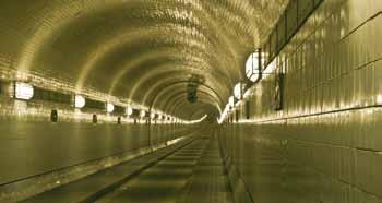 avanzamento di tubi, microtunneling, trivellazioni di sondaggio Edilizia sotterranea speciale: produzione di paratie gettate e pareti sottili, fondazioni su pali Calcestruzzo