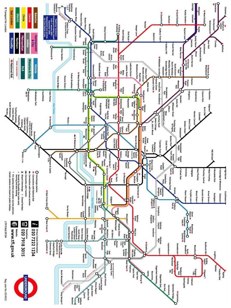 La traccia azzurra del Tamigi aiuta invece a ricollegare la mappa della metropolitana alla struttura reale della città.