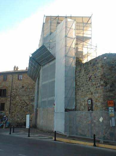 San Gimignano: Porta San Matteo, al via I lavori di restauro Agenparl http://www.agenparl.com/san-gimignano-porta-san-matteo-al-via-i-lavo... 1 di 2 14/09/2015 9.