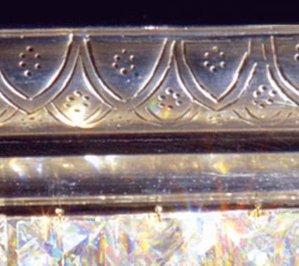 1645 Lampadario di forma ottagonale in fusione di ottone con finitura